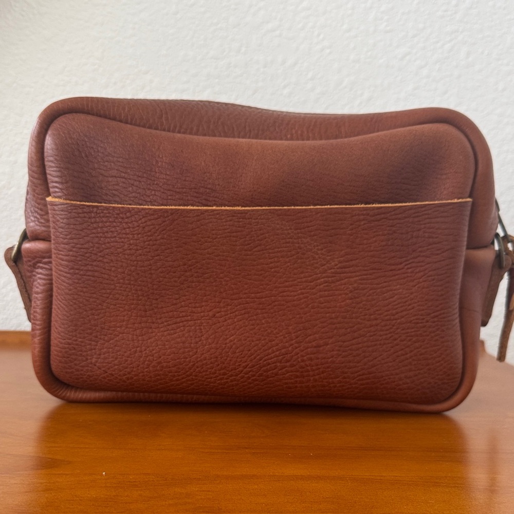 SARAH LEATHER CROSSBODY - SADDLE